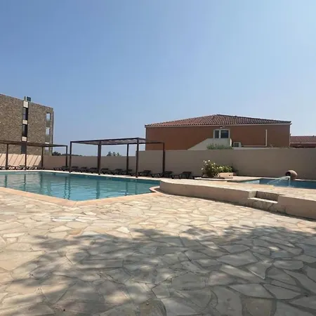 à Seyne-sur-mer Avec Terrasse, 2 - Api-1-52-952 Parque de Campismo